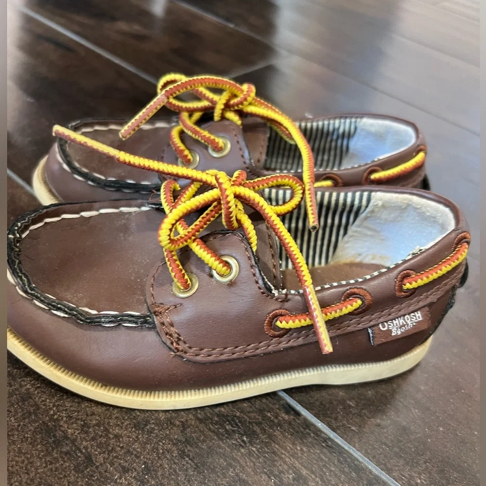 OshKosh B'gosh Brown Loafer Boat Shoes
